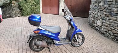 Scooter Peugeot looxor - 150cc