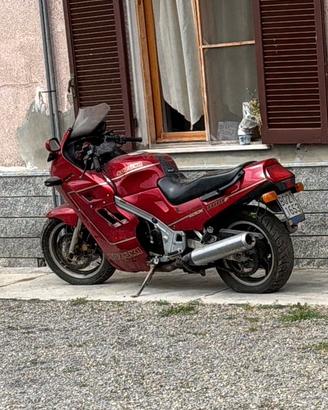 Suzuki GSX 1100 F