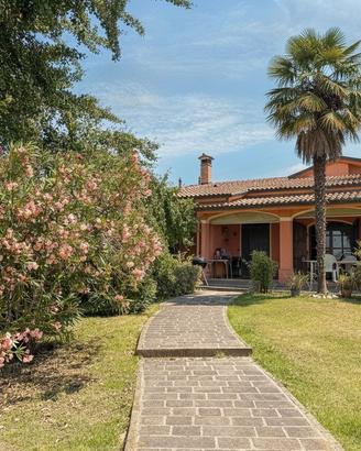 Villa singola con 10.000 mq. di terreno