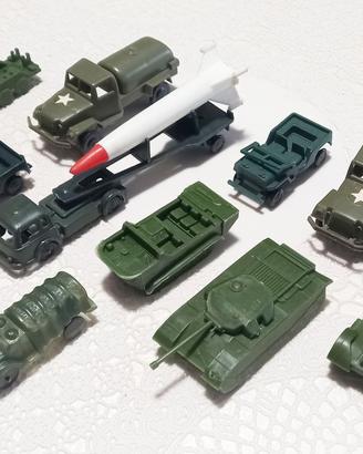 Lotto mezzi militari in scala piccola VINTAGE