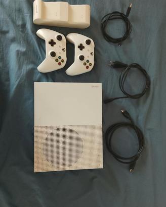Xbox One S 1TB + 2 Controller + Base di ricarica