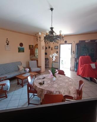 Casa semi dipendente piano terra con giardino escl