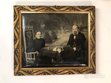 Foto d'epoca con cornice dorata