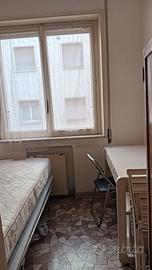 Stanza per studentesse p.zza Bologna