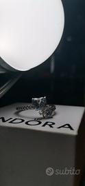 Anello pandora