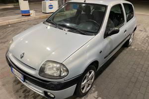 RENAULT CLIO 1.1 BENZINA NEOPATENTATI 183.000 KM A