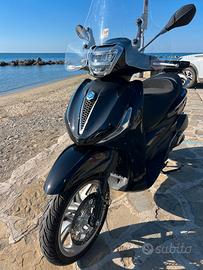Piaggio Beverly 300 - 2024
