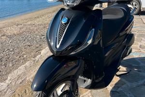 Piaggio Beverly 300 - 2024