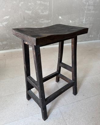 Sgabello alto  in legno scuro