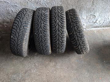 4 cerchi con gomme 145/70 R13. 