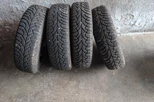 4 cerchi con gomme 145/70 R13. 