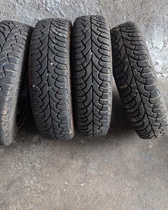 4 cerchi con gomme 145/70 R13. 