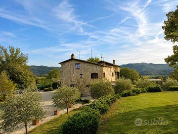 Rustico / Casale di 258 m² con più di 5 locali e p
