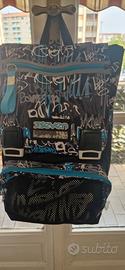 zaino seven con graffitti e dettagli blu