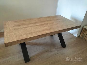 Elegante Tavolo da Sala in Legno.