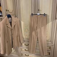 Completo giacca + pantalone in alcantara beige
