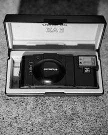 Olympus XA2 con flash A11