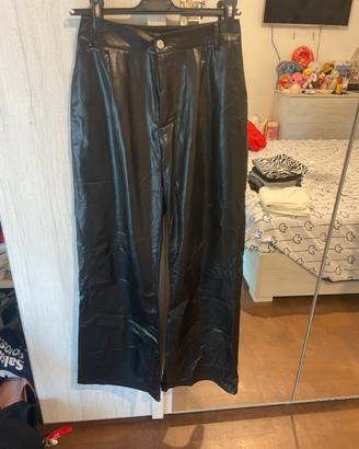 Pantaloni a palazzo di finta pelle