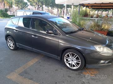 Lancia Delta 1.6 120 cv diesel  2011