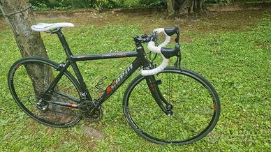 Bicicletta da corsa pari al nuovo