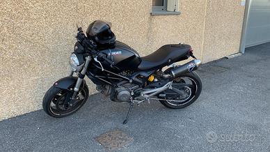 Monster 696