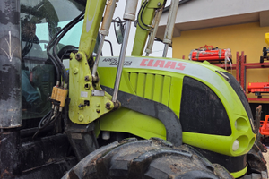 Trattore con caricatore