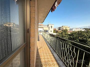 Ampio 4 vani con doppia esposizione