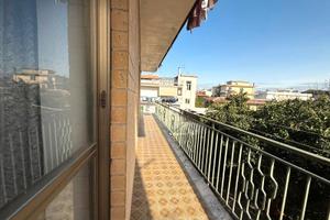 Ampio 4 vani con doppia esposizione