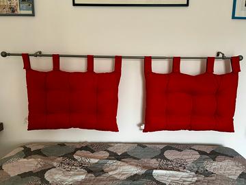 Asta a muro con cuscini/ testiera letto