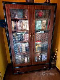 Libreria con ante in vetro