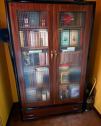 Libreria con ante in vetro