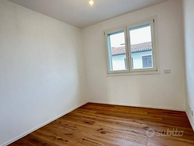Appartamento di 110 m² con 3 locali e box auto a T - Altro