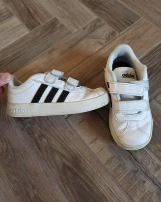 Scarpe Adidas bimbo n. 24 bianche strappo