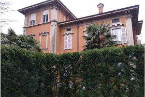 Immobile in asta di 710 m² con più di 5 locali a B