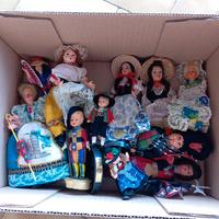 Lotto 11 bambole souvenir anni 70 abiti tipici