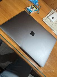 MacBook pro 15,4’ i7 6 core 2.2Ghz