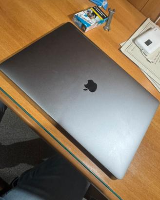 MacBook pro 15,4’ i7 6 core 2.2Ghz