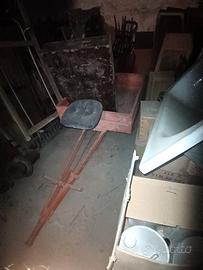 Carrello agricolo con sedile rimorchio vintage