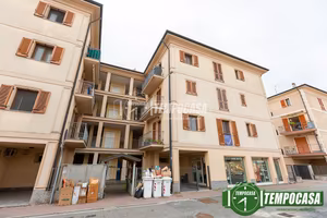 3 LOCALI DEL 2010 CON BOX