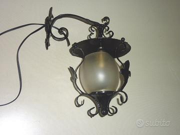 Vecchia lanterna applique nera