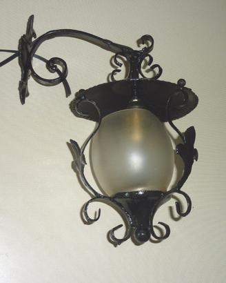 Vecchia lanterna applique nera