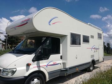 Camper con GARAGE challenger 192