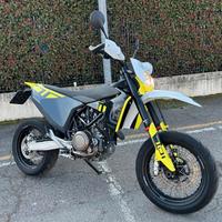 Husqvarna 701 Supermoto