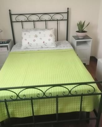  letto una piazza e mezzo con materasso e 2 