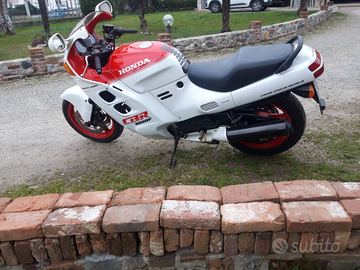Honda CBR 1000 f