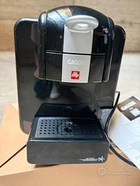 Macchina da caffè illy caffè e cappuccio