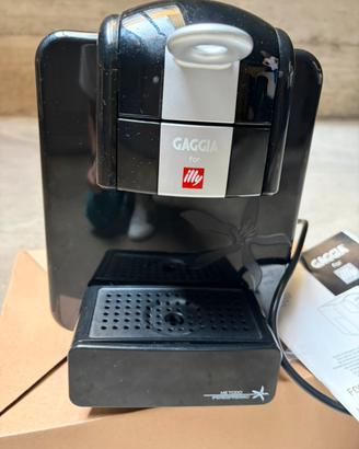 Macchina da caffè illy caffè e cappuccio