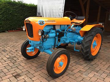 Trattore d’epoca lamborghini R1