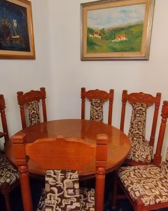 Tavolo e sei sedie tutto legno