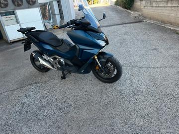 Honda forza 750